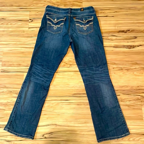Aura from the Women at Wrangler Boot Cut Jeans, FREE SHIPPING - Picture 1 of 5